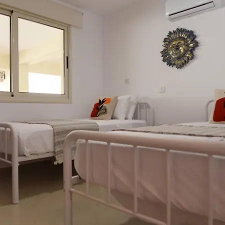 Stylish With Sea Views Beautiful Village Apartmán